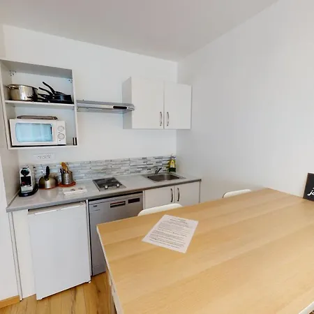 Aux Bons Amis - Parlement/orangerie *